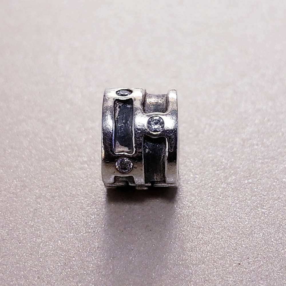Authentic Pandora Retired Clip #790291cz - Picture 1 of 5